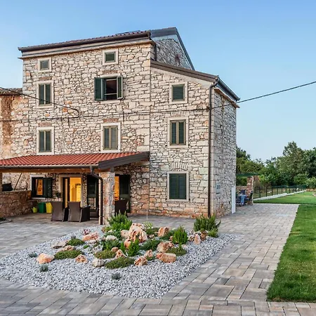 Amazing In With Sauna 別荘 *