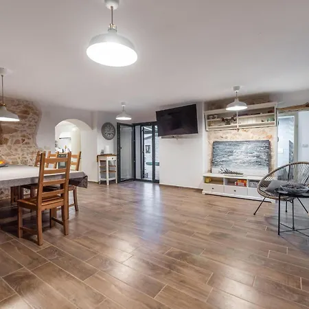 Luxurious In With Sauna Umag