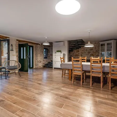 Prázdninový dům Luxurious In With Sauna Umag