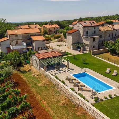 Luxurious In With Sauna * Umag